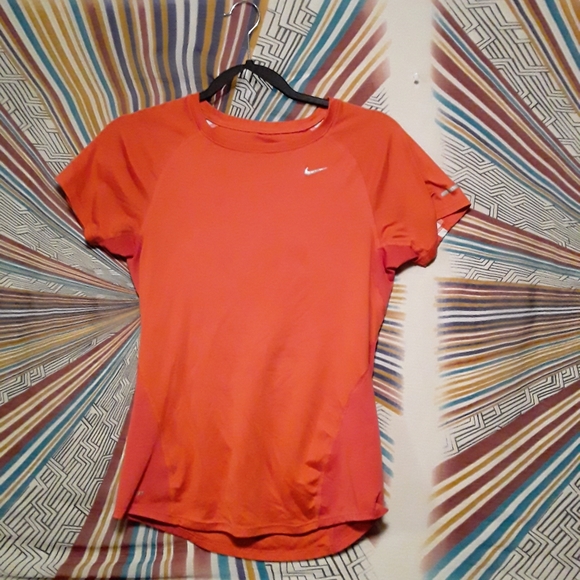 Nike Dri-Fit Womens XS Exercise/Running Teeshirt - Picture 4 of 13